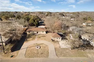 801 1/2 E Ave C, Lampasas, TX 76550 - Photo 1