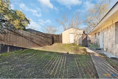 801 1/2 E Avenue C, Lampasas, TX 76550 - Photo 39