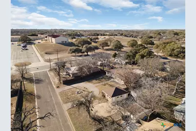 801 1/2 E Avenue C, Lampasas, TX 76550 - Photo 37