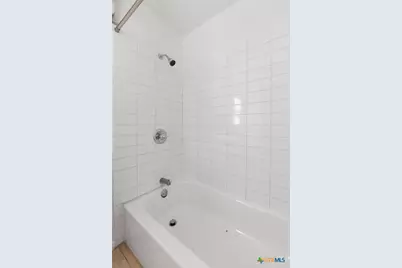 801 1/2 E Avenue C, Lampasas, TX 76550 - Photo 35