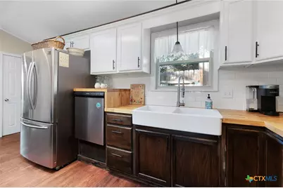 801 1/2 E Avenue C, Lampasas, TX 76550 - Photo 13