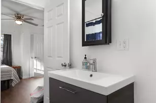 801 1/2 E Ave C, Lampasas, TX 76550 - Photo 29