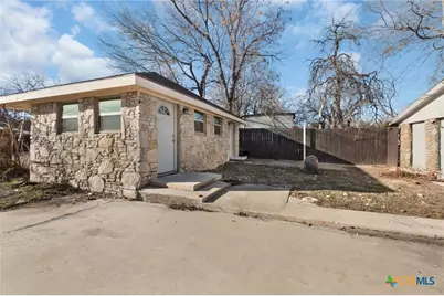 801 1/2 E Avenue C, Lampasas, TX 76550 - Photo 33