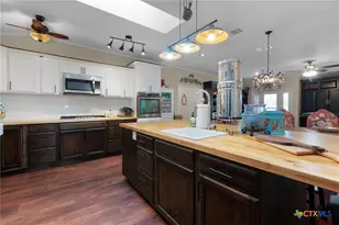 801 1/2 E Ave C, Lampasas, TX 76550 - Photo 11