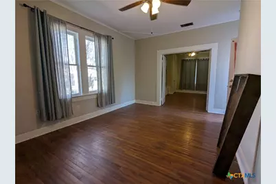 207 W 5th Street, Lampasas, TX 76550 - Photo 15