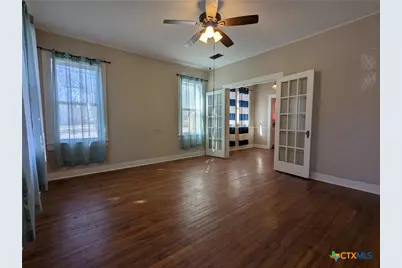 207 W 5th Street, Lampasas, TX 76550 - Photo 3