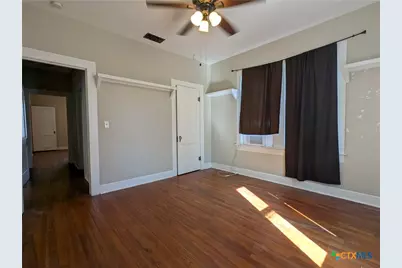 207 W 5th Street, Lampasas, TX 76550 - Photo 21