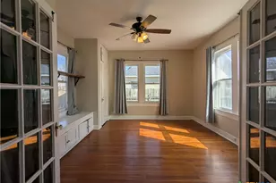 207 W 5th St, Lampasas, TX 76550 - Photo 11