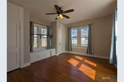 207 W 5th Street, Lampasas, TX 76550 - Photo 13