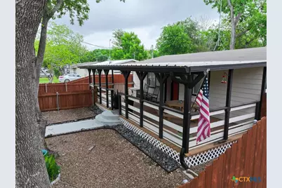 402 E Virginia Avenue, Seadrift, TX 77983 - Photo 3