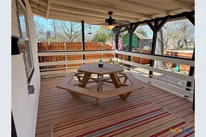 402 E Virginia Avenue, Seadrift, TX 77983 - Photo 7