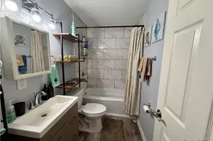 402 E Virginia Ave, Seadrift, TX 77983 - Photo 21