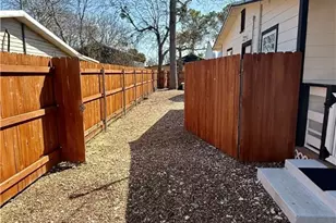 402 E Virginia Ave, Seadrift, TX 77983 - Photo 29