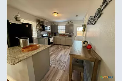 402 E Virginia Avenue, Seadrift, TX 77983 - Photo 11