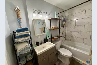 402 E Virginia Avenue, Seadrift, TX 77983 - Photo 23