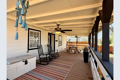 402 E Virginia Avenue, Seadrift, TX 77983 - Photo 9