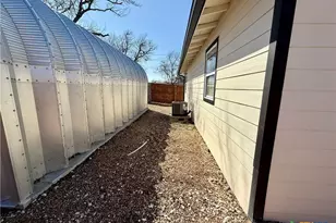 402 E Virginia Ave, Seadrift, TX 77983 - Photo 31