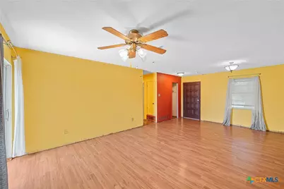 518 E Avenue G, Rosebud, TX 76570 - Photo 3