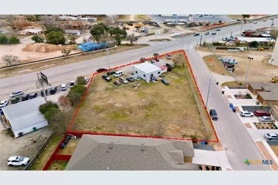 1208 E Kingsbury Street, Seguin, TX 78155 - Photo 3