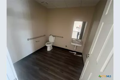 3405 E Central Texas Expressway #100, 200, 300, Killeen, TX 76543 - Photo 15