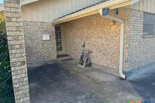 727 Brookhollow Dr, Port Lavaca, TX 77979 - Photo 3