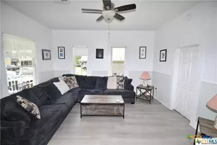 920 S 33rd St, Temple, TX 76504 - Photo 5