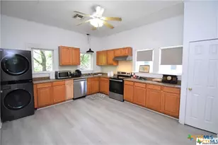 920 S 33rd St, Temple, TX 76504 - Photo 11