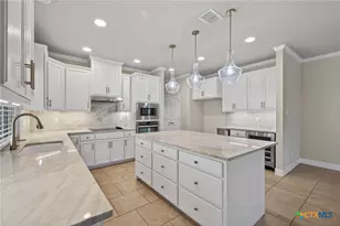 1458 Janets Way, New Braunfels, TX 78130 - Photo 9