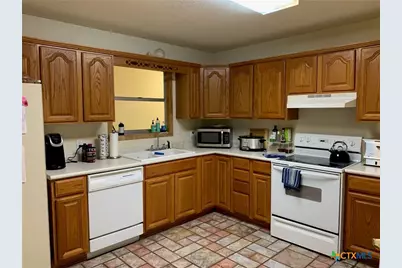 207 Lake Road, Belton, TX 76513 - Photo 9