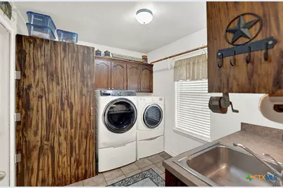 1120 Country View Dr, La Vernia, TX 78121 - Photo 13