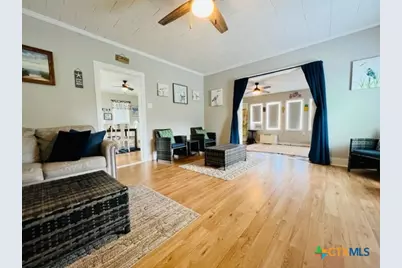 28 N Blackburn Avenue, Port Lavaca, TX 77979 - Photo 13