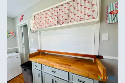 28 N Blackburn Avenue, Port Lavaca, TX 77979 - Photo 7