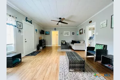 28 N Blackburn Avenue, Port Lavaca, TX 77979 - Photo 11