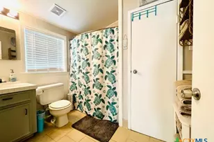 28 N Blackburn Ave, Port Lavaca, TX 77979 - Photo 15