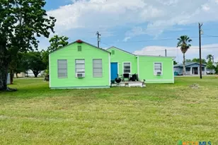 28 N Blackburn Ave, Port Lavaca, TX 77979 - Photo 23