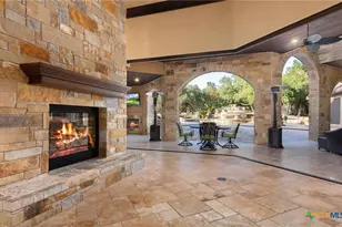 1024 Spanish Trail, New Braunfels, TX 78132 - Photo 5