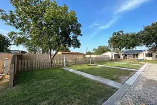 507 E Plasuela St, Refugio, TX 78377 - Photo 1