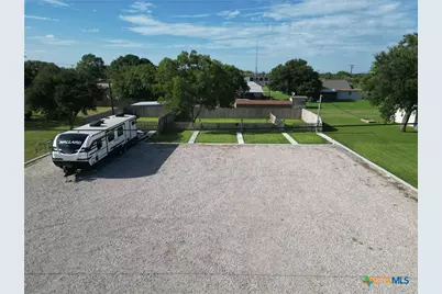507 E Plasuela Street, Refugio, TX 78377 - Photo 5