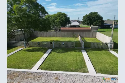 507 E Plasuela Street, Refugio, TX 78377 - Photo 9