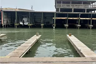 458 S 15th St, Port O'Connor, TX 77982 - Photo 3