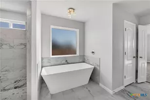 215 Overlook Trl, Copperas Cove, TX 76522 - Photo 23