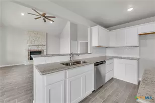 215 Overlook Trl, Copperas Cove, TX 76522 - Photo 15