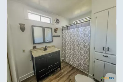 205 and 207 Hubbard Street, Yoakum, TX 77995 - Photo 27