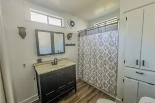 205 and 207 Hubbard St, Yoakum, TX 77995 - Photo 27