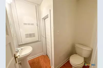 205 and 207 Hubbard Street, Yoakum, TX 77995 - Photo 29