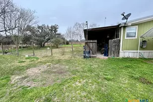 103 Forest View Dr, Victoria, TX 77905 - Photo 3