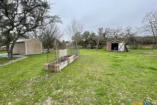 103 Forest View Dr, Victoria, TX 77905 - Photo 11