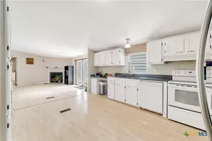 27522 Natural Bridge Caverns Rd, San Antonio, TX 78266 - Photo 9