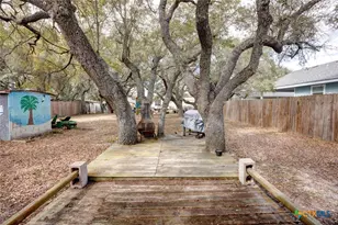 713 N Kossuth St, Rockport, TX 78382 - Photo 23