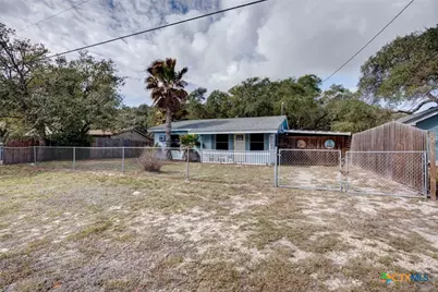 713 N Kossuth Street, Rockport, TX 78382 - Photo 3